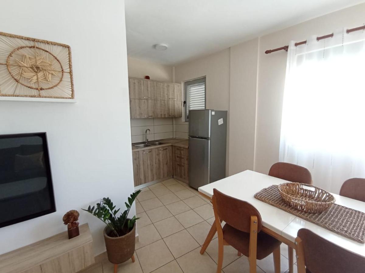 Savi Accomodations - TRB Vlorë Esterno foto