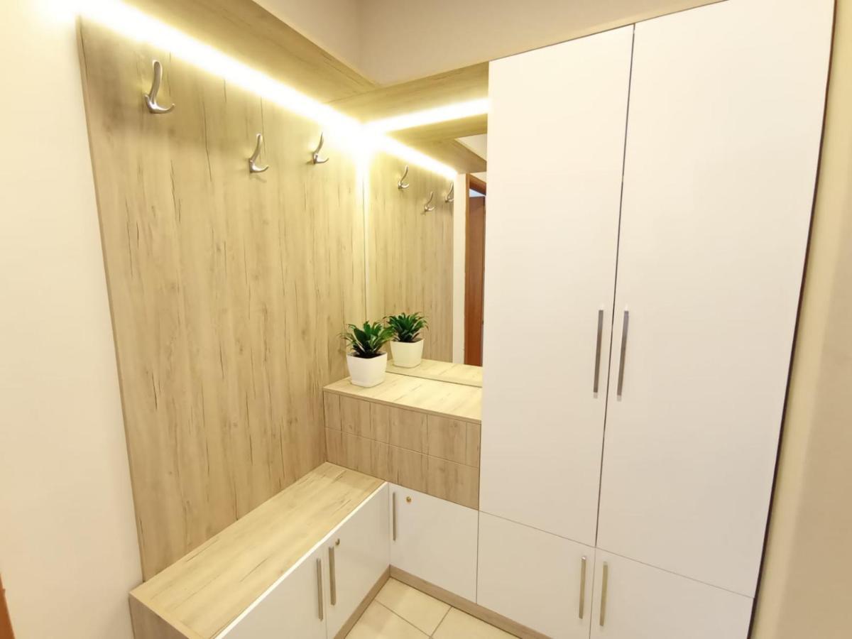 Savi Accomodations - TRB Vlorë Esterno foto