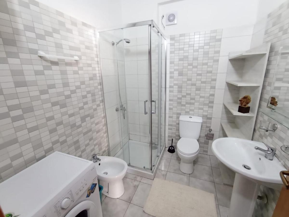 Savi Accomodations - TRB Vlorë Esterno foto