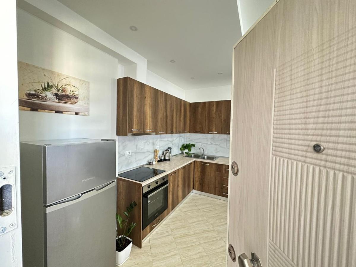 Savi Accomodations - TRB Vlorë Esterno foto
