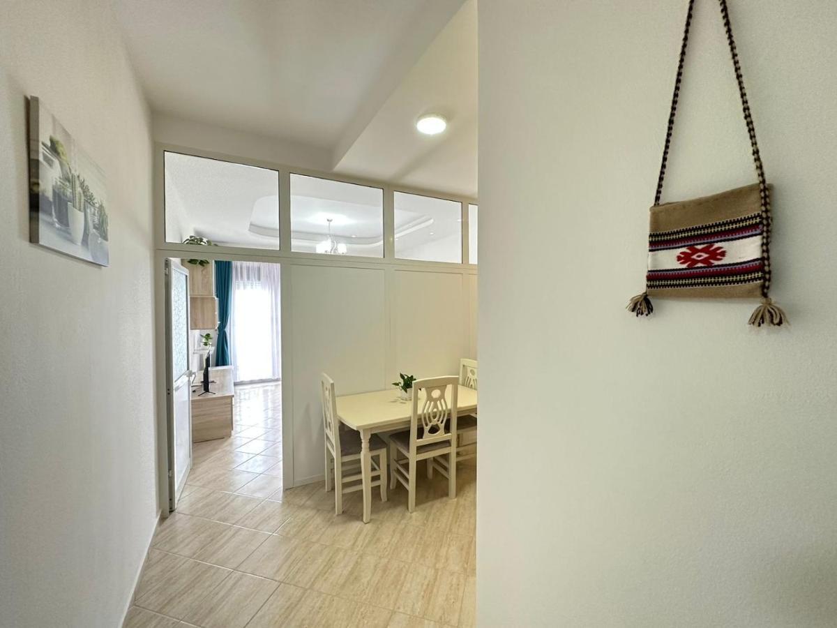 Savi Accomodations - TRB Vlorë Esterno foto