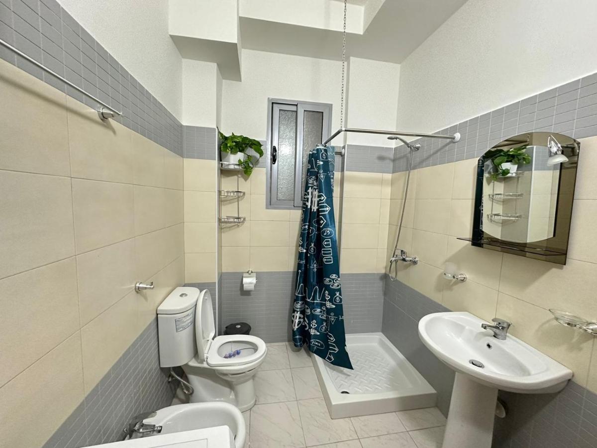 Savi Accomodations - TRB Vlorë Esterno foto