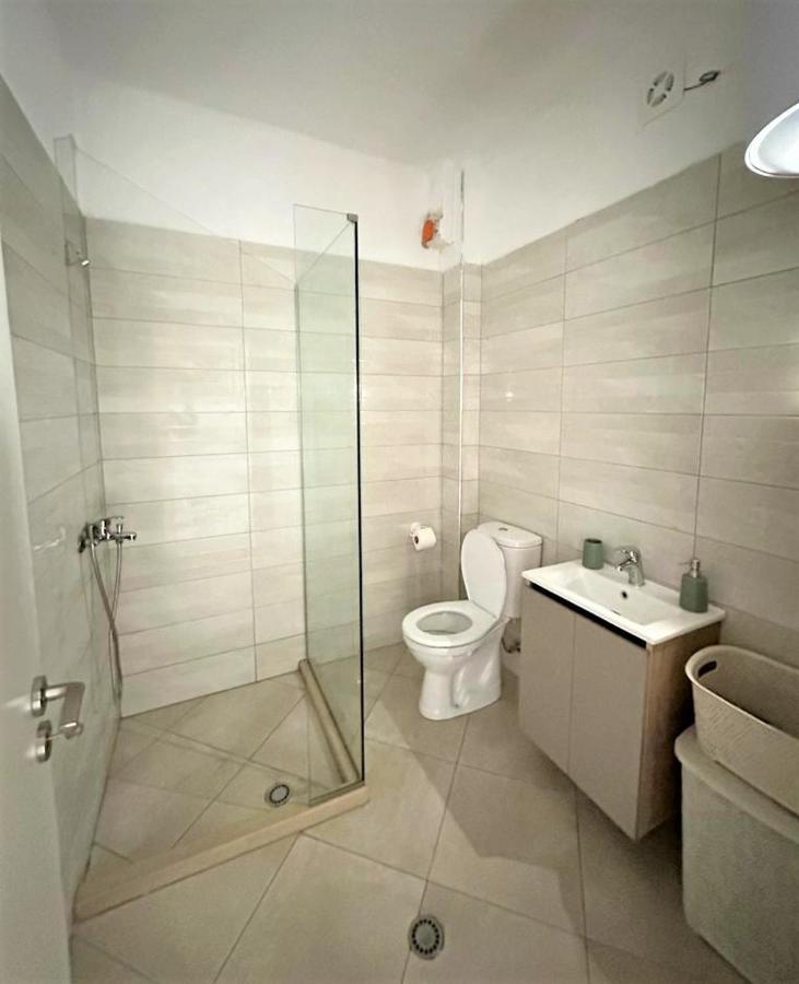 Savi Accomodations - TRB Vlorë Esterno foto